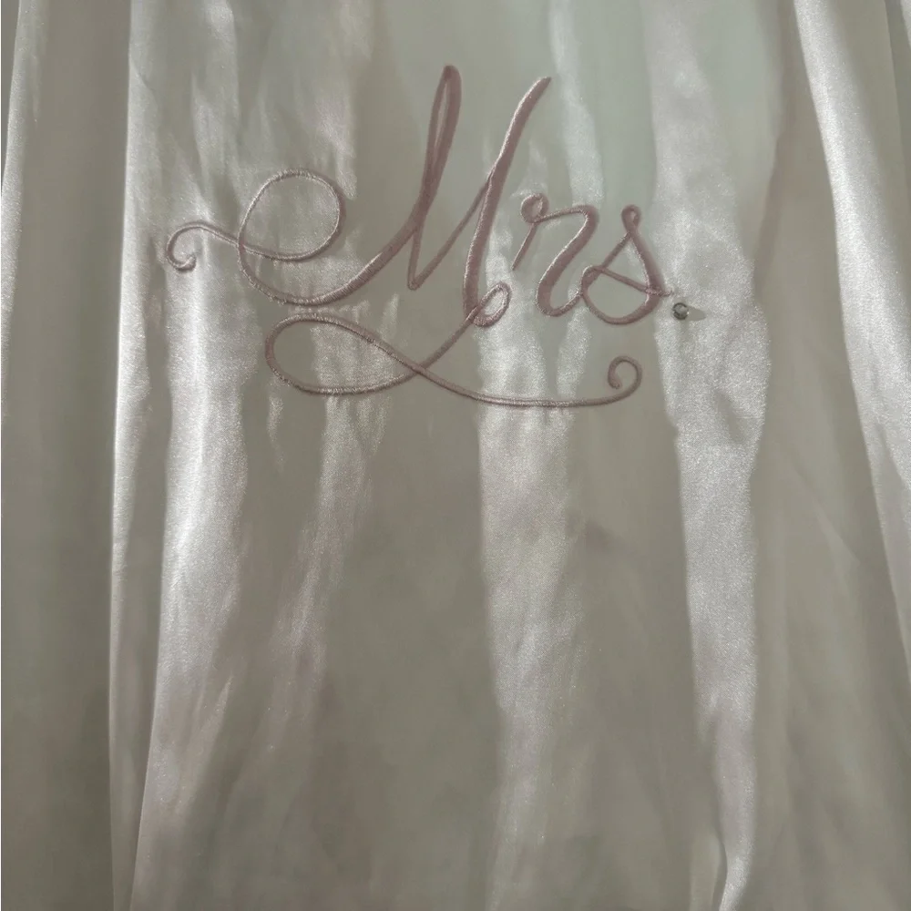 Bride Robe & Slip - Picture 3 of 4